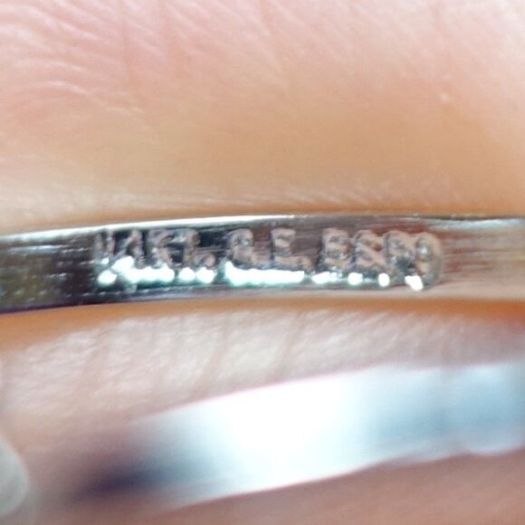 dainty darling bypass ring in 14k white gold plate - Picture 6 of 6